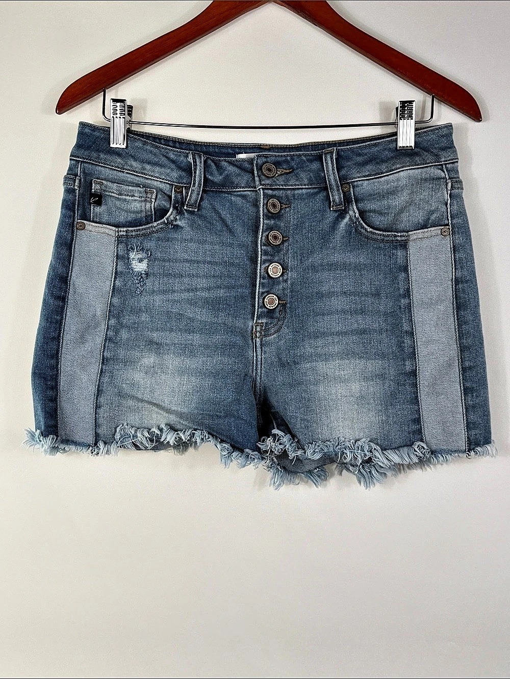 KanCan Distressed Denim Jean Button Fly Hi-Rise Shorts. Womens Size 30. Stretch